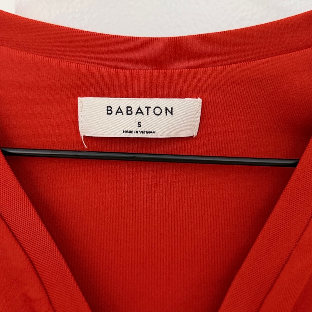 Aritzia Babaton Scarlet V-Neck Bodysuit Size S - Picture 4 of 4